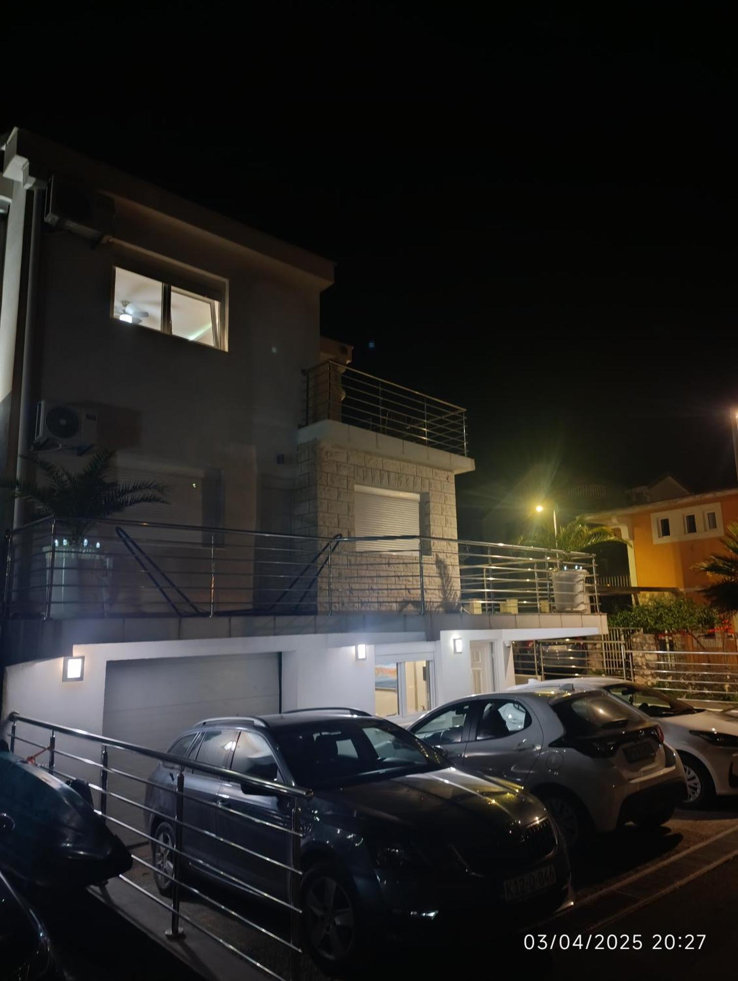 Sun Apartment